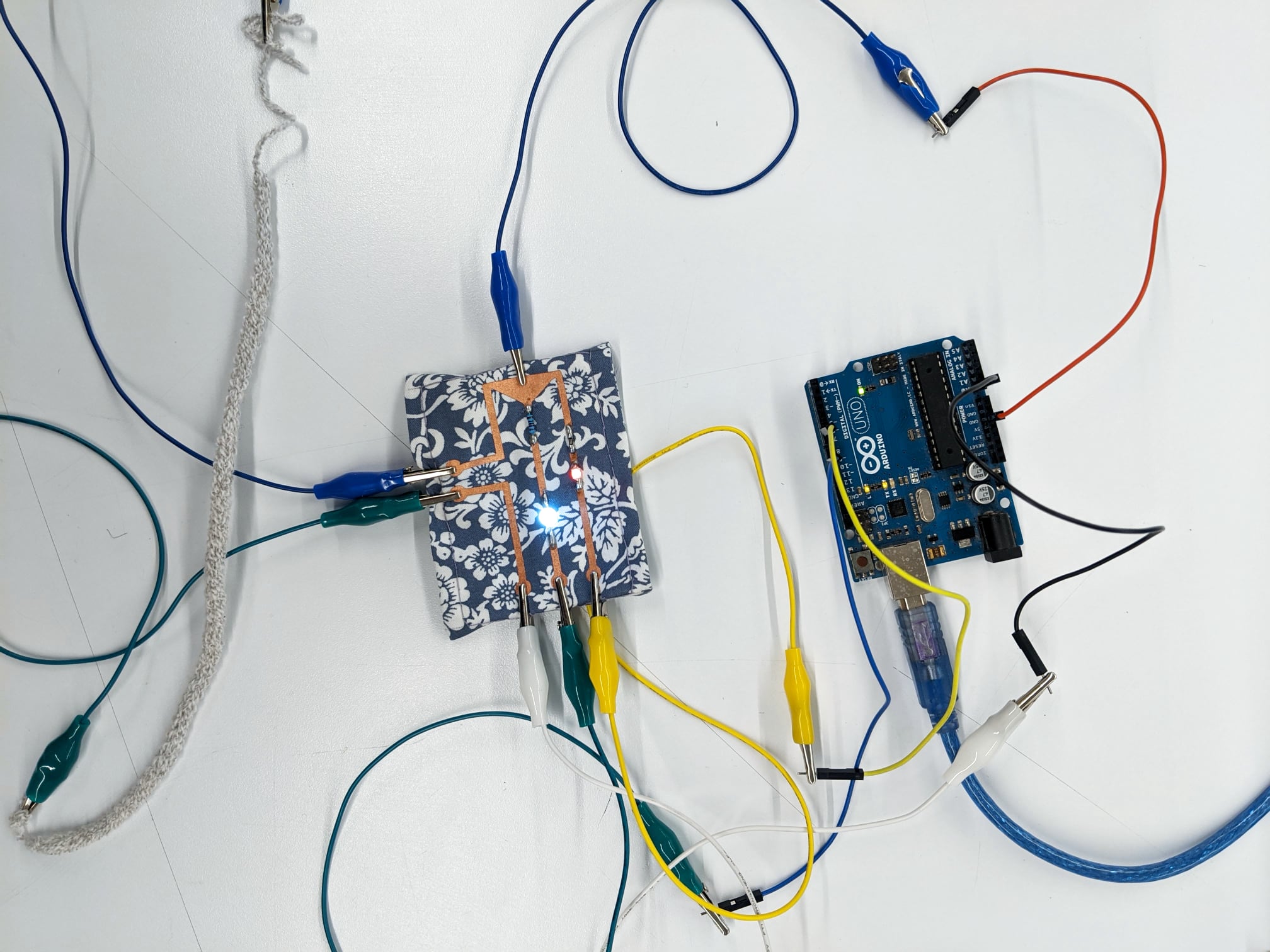 image the circuit connected to an arduino and resistive sensor